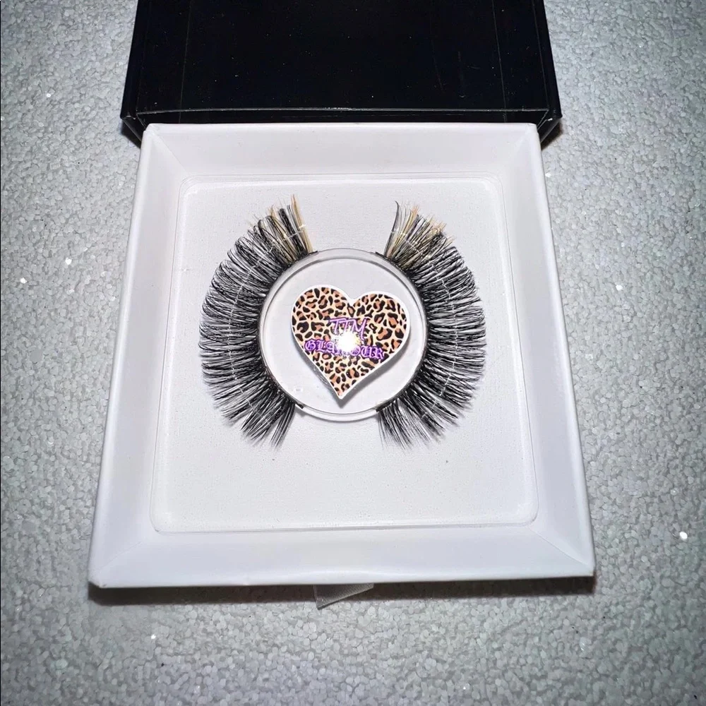 Faux mink eyelashes “creamsicle” - Picture 3 of 9